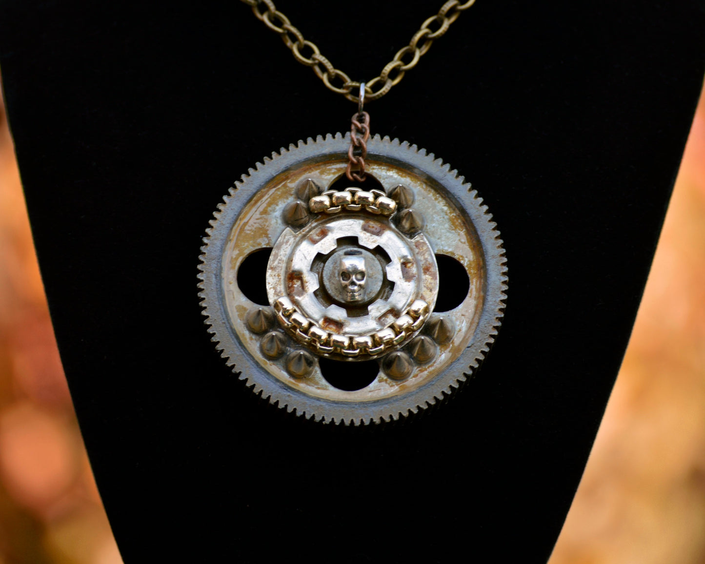 NECKLACE Postapocalyptic Gear And Skull Pendant Necklace