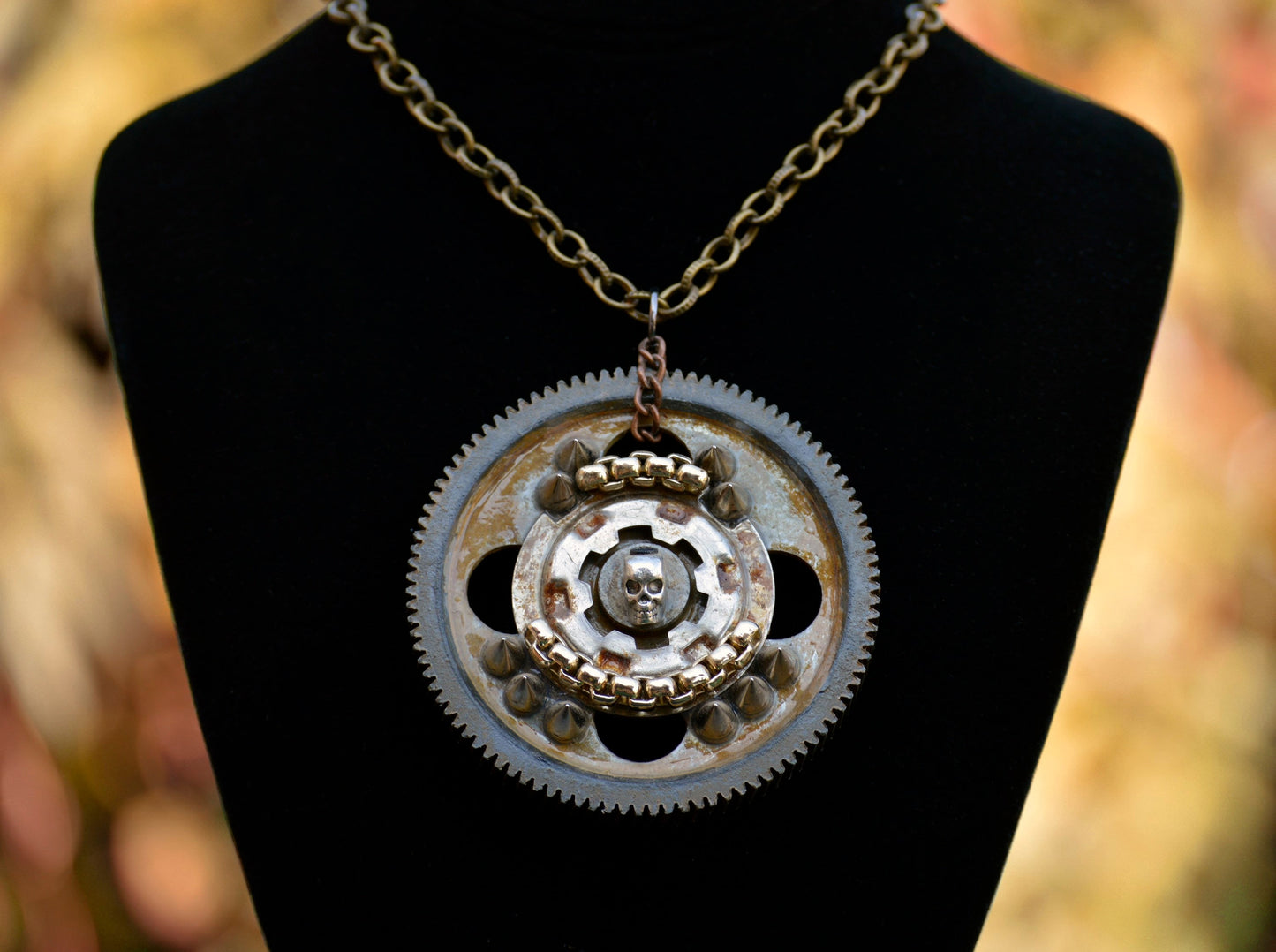 NECKLACE Postapocalyptic Gear And Skull Pendant Necklace