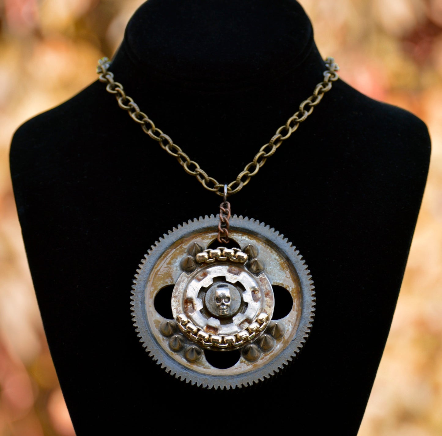 NECKLACE Postapocalyptic Gear And Skull Pendant Necklace